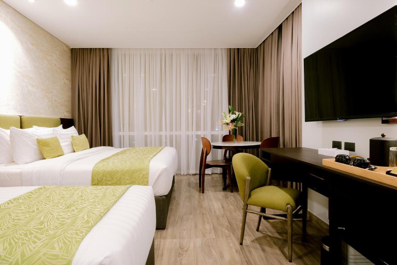 Goldberry Suites And Hotel Cebu Exterior photo